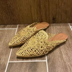 NWOT Veracruz Artisan Dama Mule Pointed Toe Flat Wicker Rattan Size 37